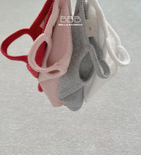 Magic Sleeveless Tee
