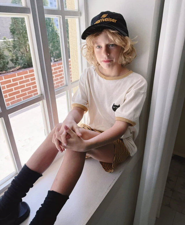 Black cat tee